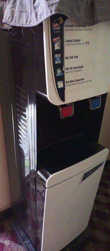 pel water dispenser just like new 2