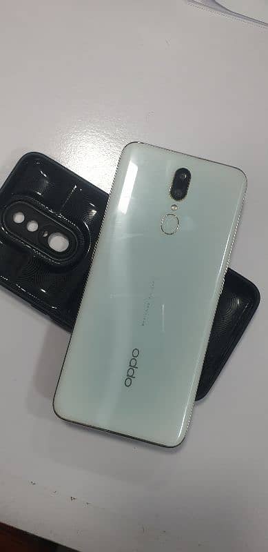 oppo f11 1