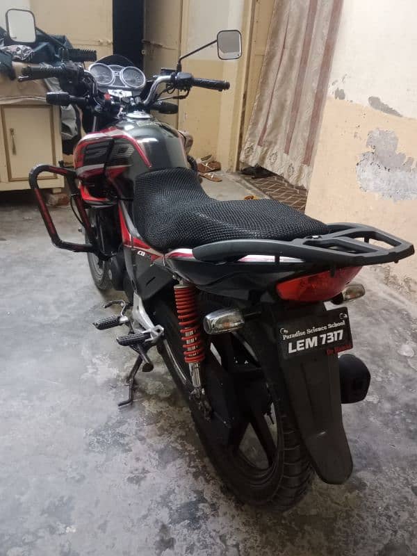 Honda CB 150F 14