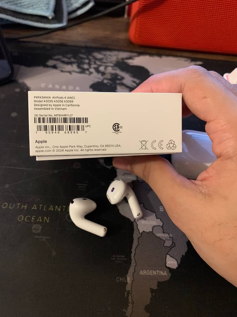 AirPods 4 with ANC (From apple store canada) 4