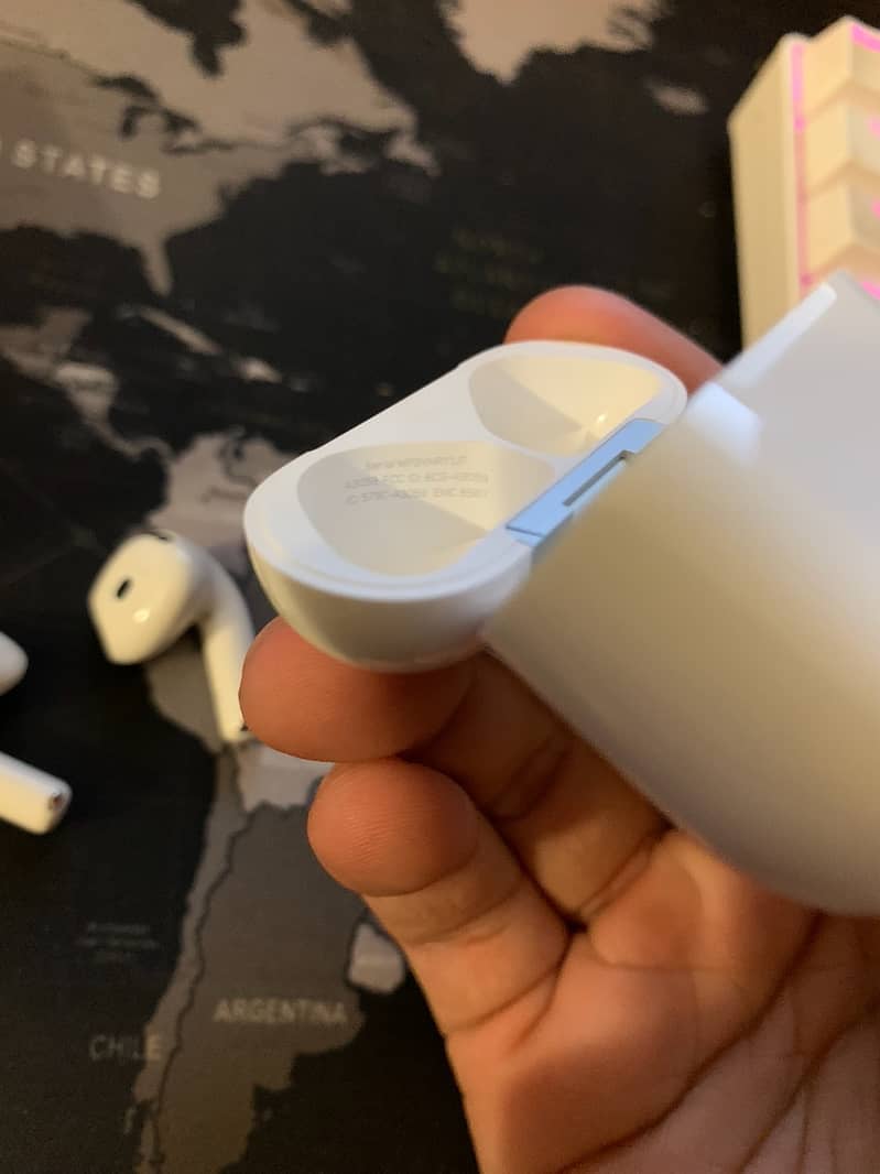 AirPods 4 with ANC (From apple store canada) 5