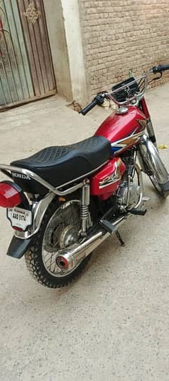 Honda 125 one hand use bike haa original salincer avilibe ha