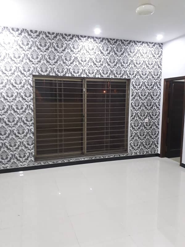 Luxury 10 Marla Upper Portion For Rent In Sector C Bahria Town Lahore 0