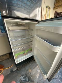 fridge / dawlance fridge / refrigerator / home appliance