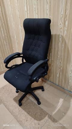 Black Fabric Cushion Executive Chair