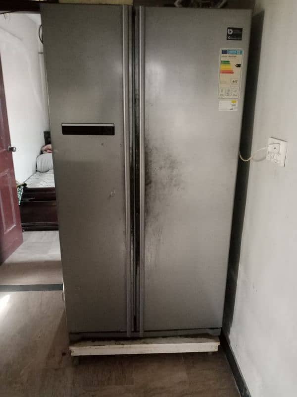 SAMSUNG double door fridge model RSAS1STMG 1