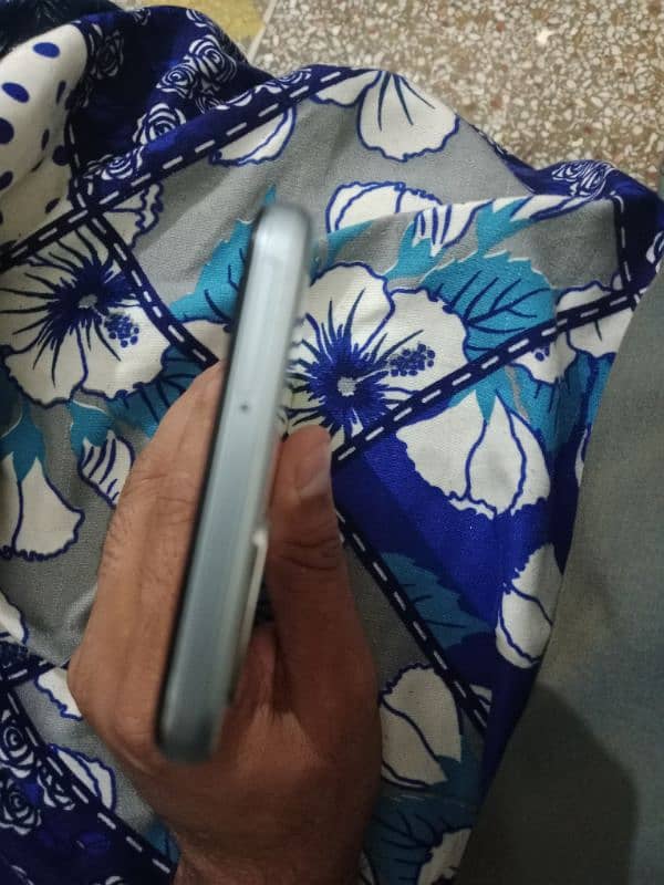 vivo y 21 mobile 10by10 condition with box 3