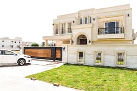 1 Kanal Luxury Spanish designe Slightly Used House For Sale In DHA Phase 5 Lahore. Prime Location 0