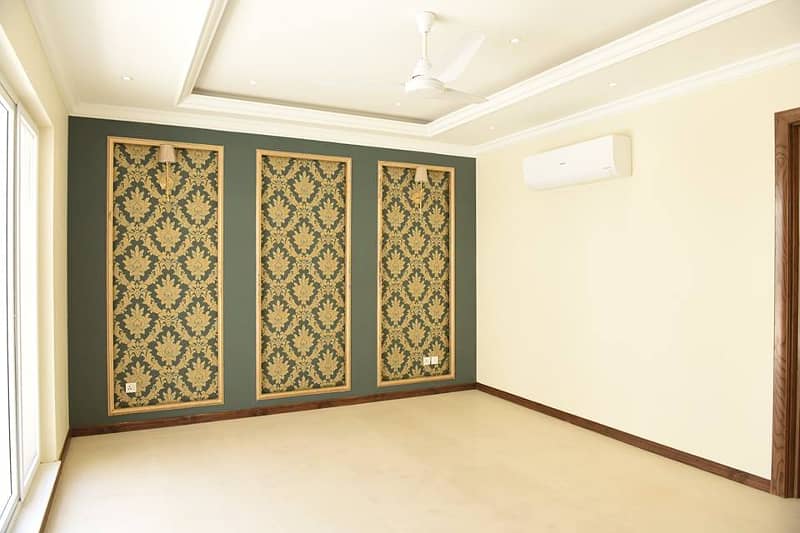 1 Kanal Luxury Spanish designe Slightly Used House For Sale In DHA Phase 5 Lahore. Prime Location 13