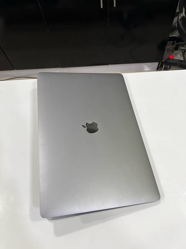 MAC BOOK PRO 2019 I9 2