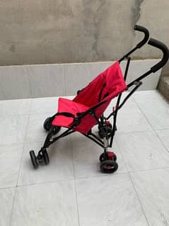 small and easy to carry pram imported 1 to 2 months use