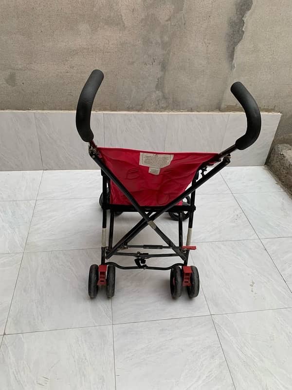 small and easy to carry pram imported 1 to 2 months use 2