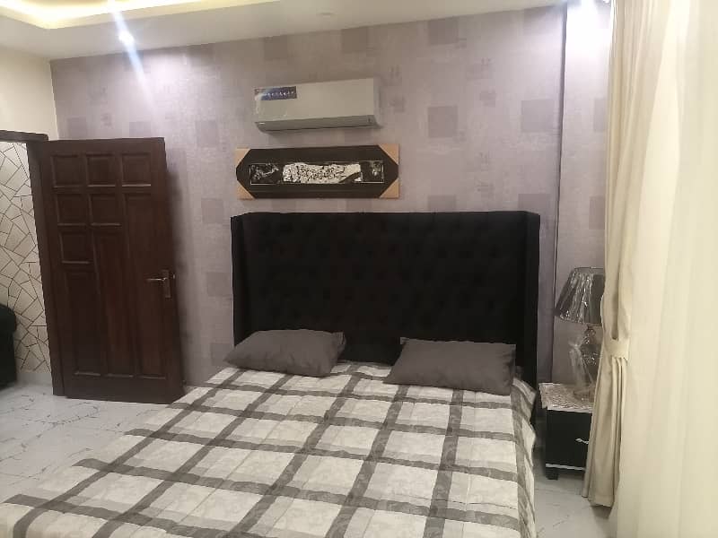 2 BEDROOM FULLY LUXURY FURNISH IDEAL LOCATION EXCELLENT FLAT AVAILABLE FOR RENT IN SECTOR C BAHRIA TOWN LAHORE 1