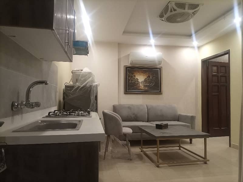 2 BEDROOM FULLY LUXURY FURNISH IDEAL LOCATION EXCELLENT FLAT AVAILABLE FOR RENT IN SECTOR C BAHRIA TOWN LAHORE 14