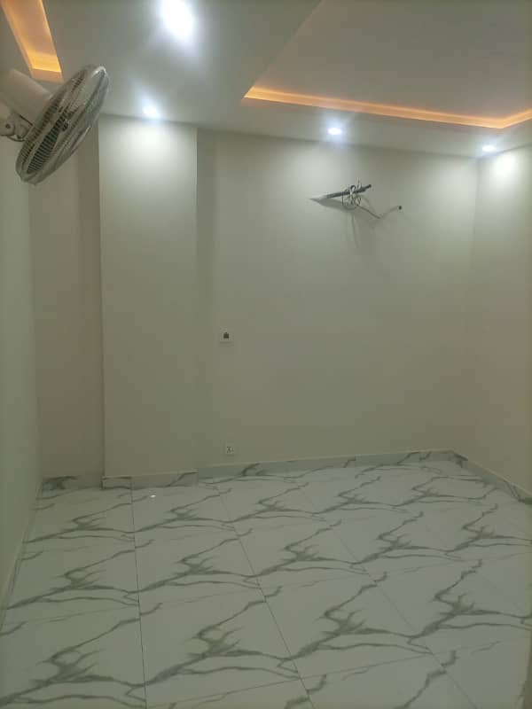 1 Bedroom Non Furnish Flat For Rent In Sector D @ 30k Bahria Town 3