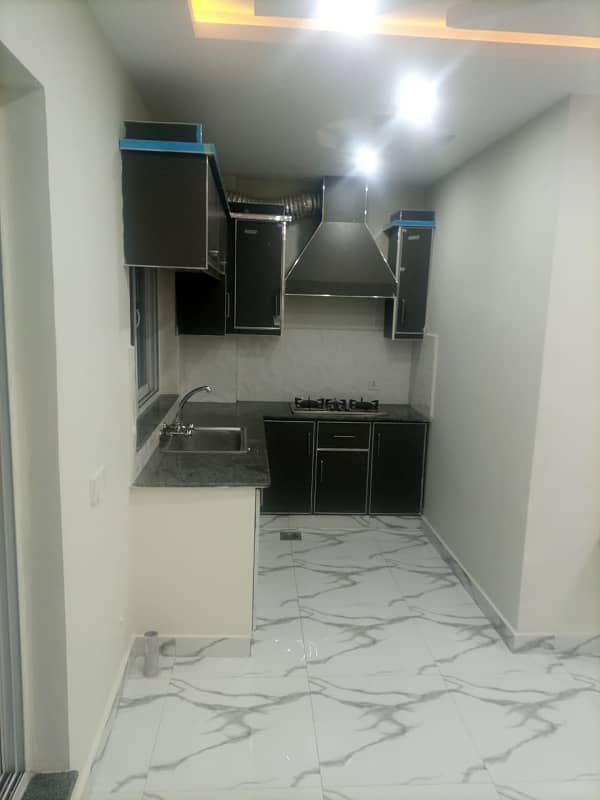 1 Bedroom Non Furnish Flat For Rent In Sector D @ 30k Bahria Town 7