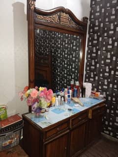 DRESSING TABLE  SHOWCASE 0