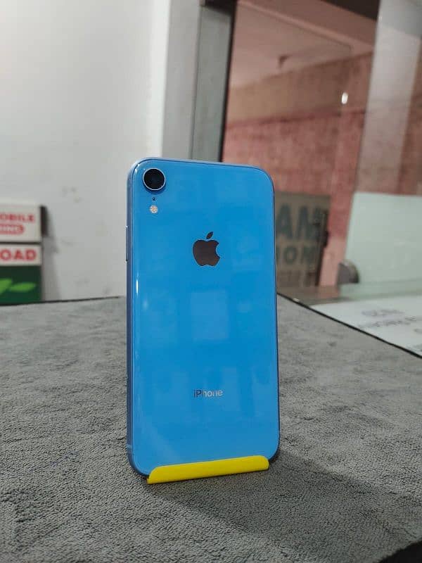 iPhone XR 1