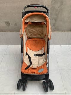 small and easy to carry pram 1 to 2 month use