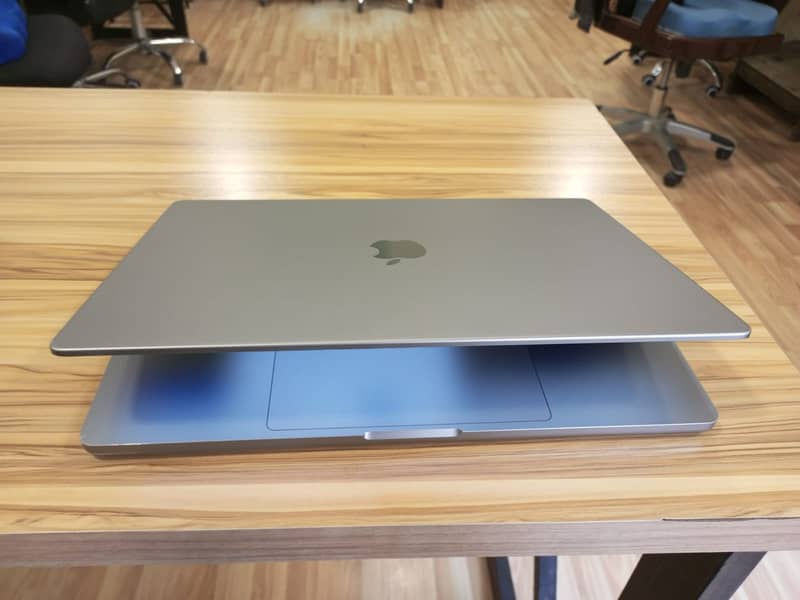 MacBook Pro 16" (M1 Pro) 16GB RAM 512GB Storage 85% Battery Health 2