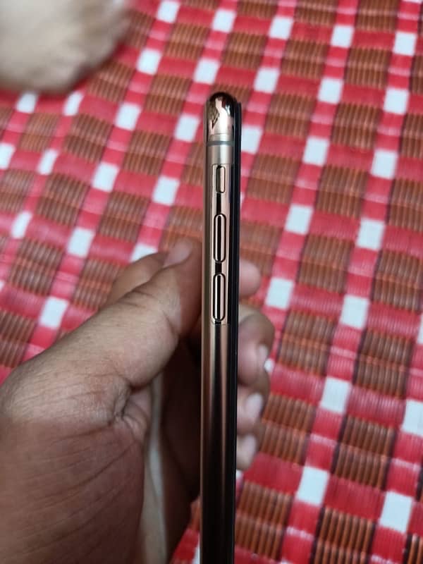 iphone XsMax Gold edition 256gb single sim pta 4