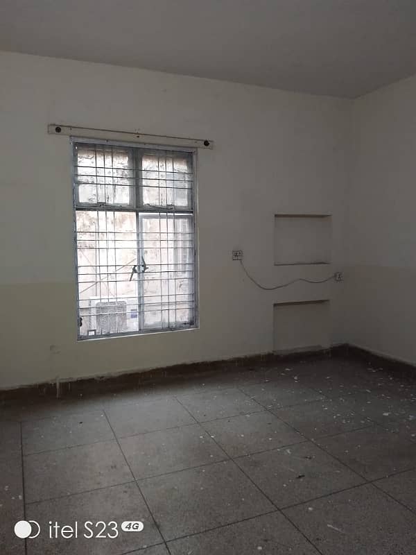 10MARLA 3RD FLOOR PORTION FOR RENT IN ALLAMA IQBAL TOWN 7