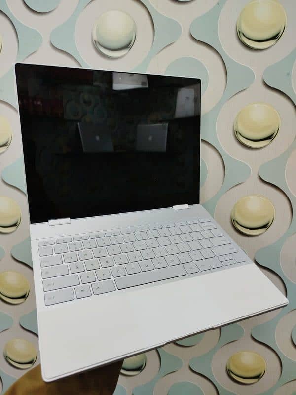 Google Pixelbook  i7 Processors 0