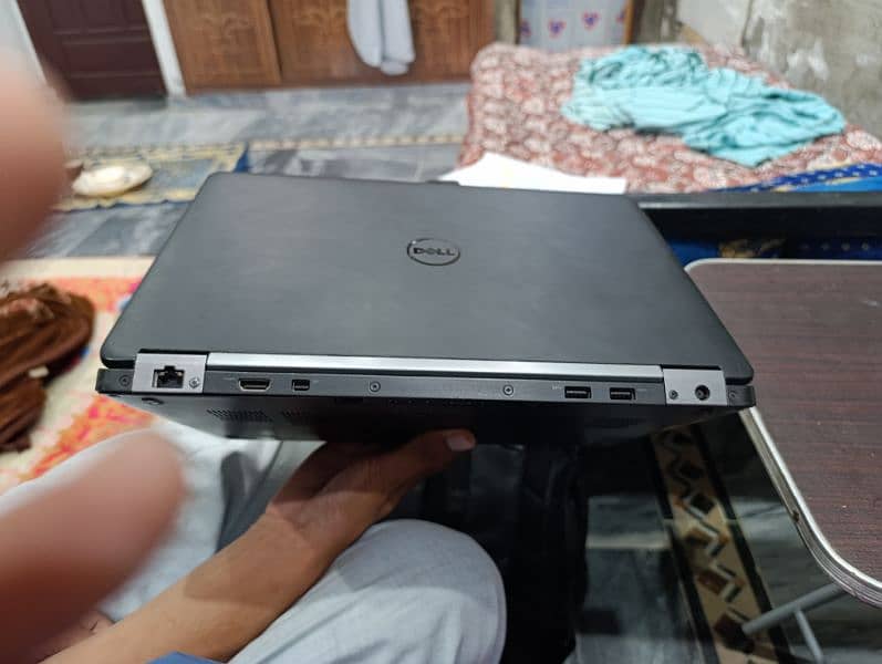 Dell laptop i7 6th gen. 512gb 7