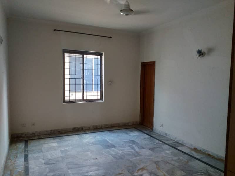 10 Marla House Upper Portion Available For Rent In DHA Phase 3 Block Z 10