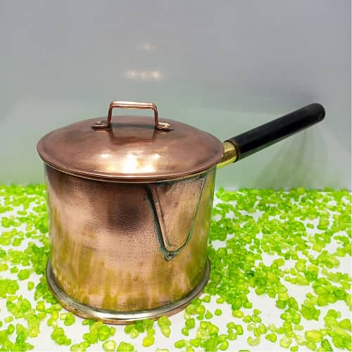 Vintage Copper Pan with Tight-Fitting Lid for Perfect Cooking! 0