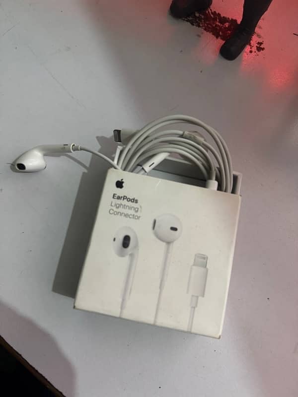 iphone handfree earpods lightning connecter 2