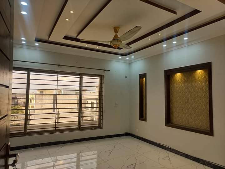 10 Marla Portion for rent in Available Bahria Town Phase 4 4