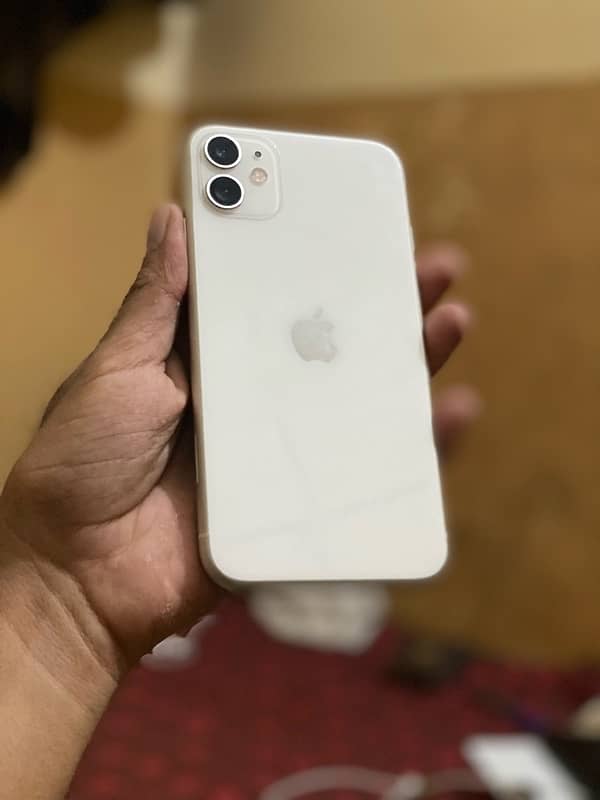 iPHONE 11(128GB factory Unlocked Waterpack) 1