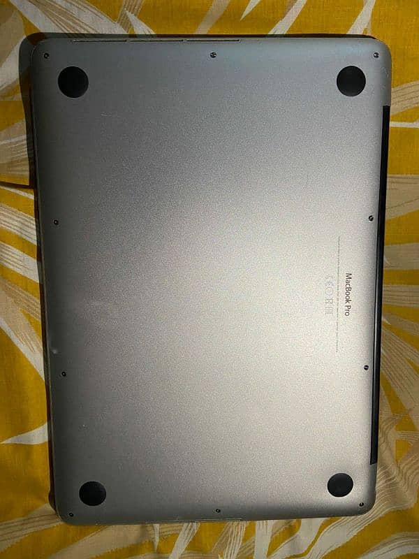 Macbook pro ratina 13inch early 2015 2