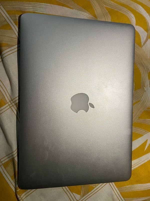 Macbook pro ratina 13inch early 2015 6