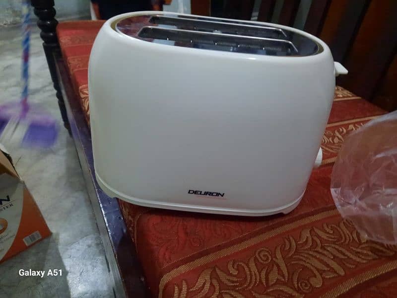 Deuron TOASTER 1