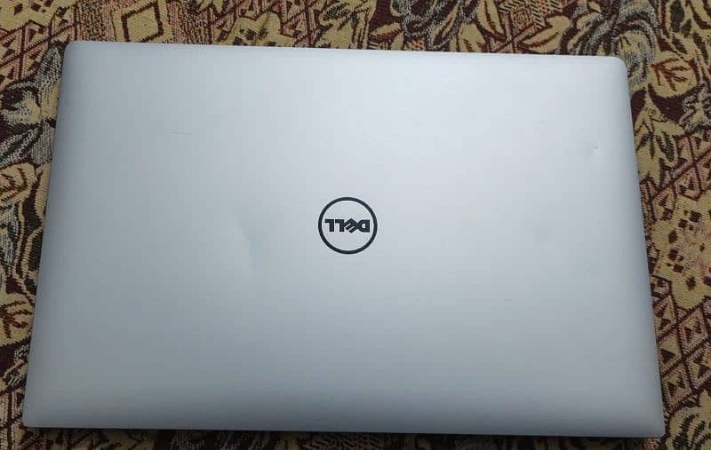 Dell Precision 5520 3