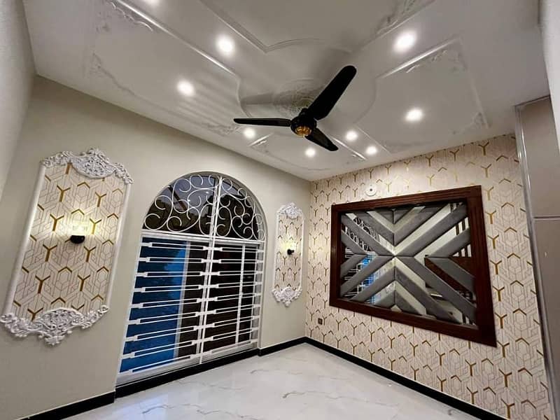 BRAND NEW 10 MARLAS HOUSE AVAILABLE FOR SALE SECTOR E BLOCK NISHTER BAHRIA TOWN LAHORE 3