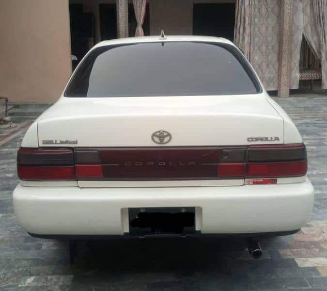 Toyota Corolla XE 2000 1