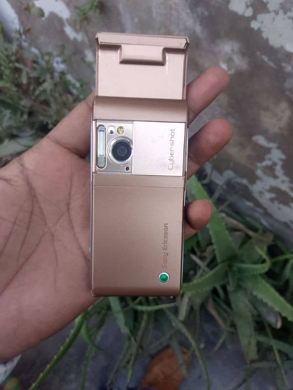 Sony Ericsson cybershot c905 2