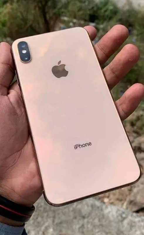 iPhone XS MAX 256GB (NON PTA) 1