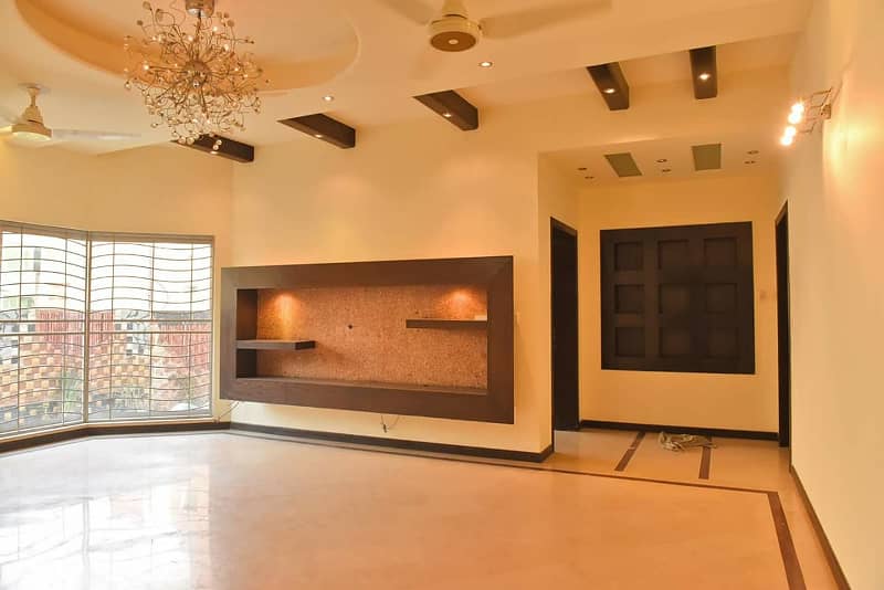 1 Kanal Slightly Used Unique Modern Design House For Sale At Prime Location Near To Park In DHA Phase 4 Lahore 2