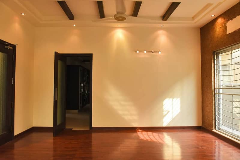 1 Kanal Slightly Used Unique Modern Design House For Sale At Prime Location Near To Park In DHA Phase 4 Lahore 6