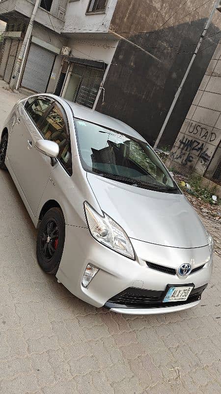 Toyota Prius 2015 1