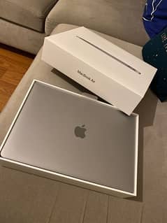 MacBook / MacBook  Air M1 MGN63LL/A 8/256gb