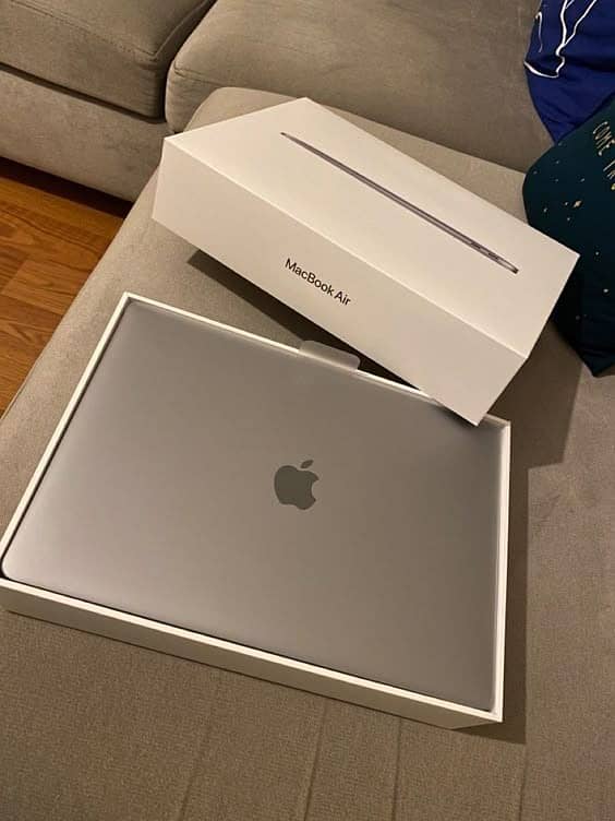 MacBook / MacBook  Air M1 MGN63LL/A 8/256gb 0