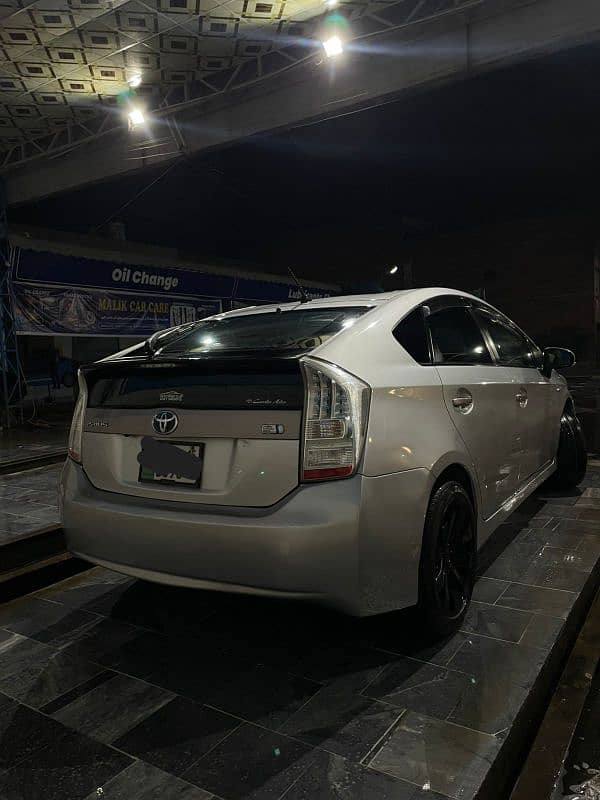 Toyota Prius 2011 5