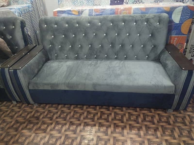 Brand New 5 Seater Sofa Cushioned 0