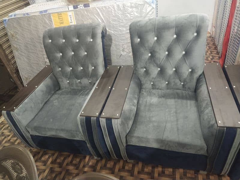 Brand New 5 Seater Sofa Cushioned 1