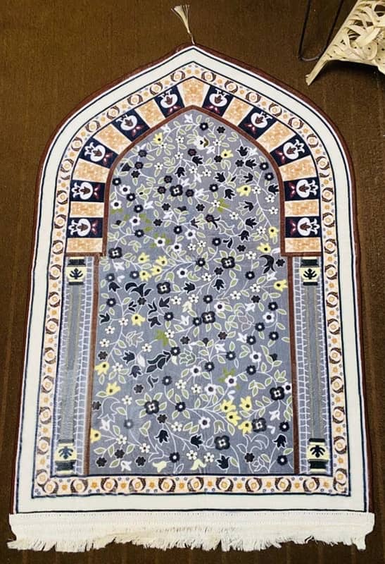 Turkish style prayer mat 0